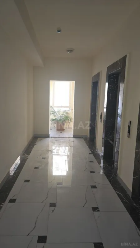 Satılır 4 otaqlı mənzil 192.5 m²