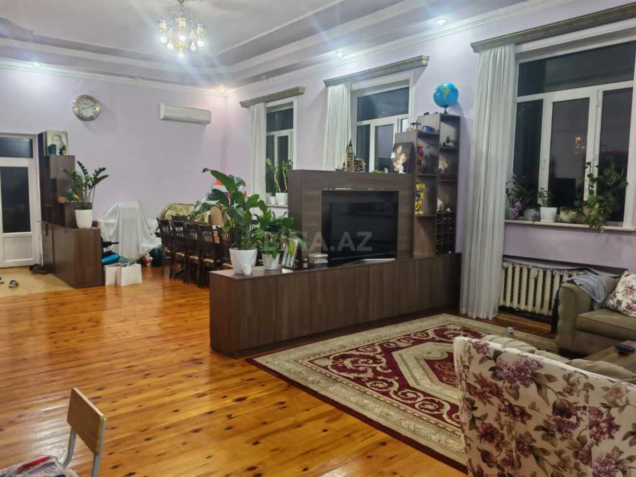 Satılır 8 otaqlı həyət evi 270 m²
