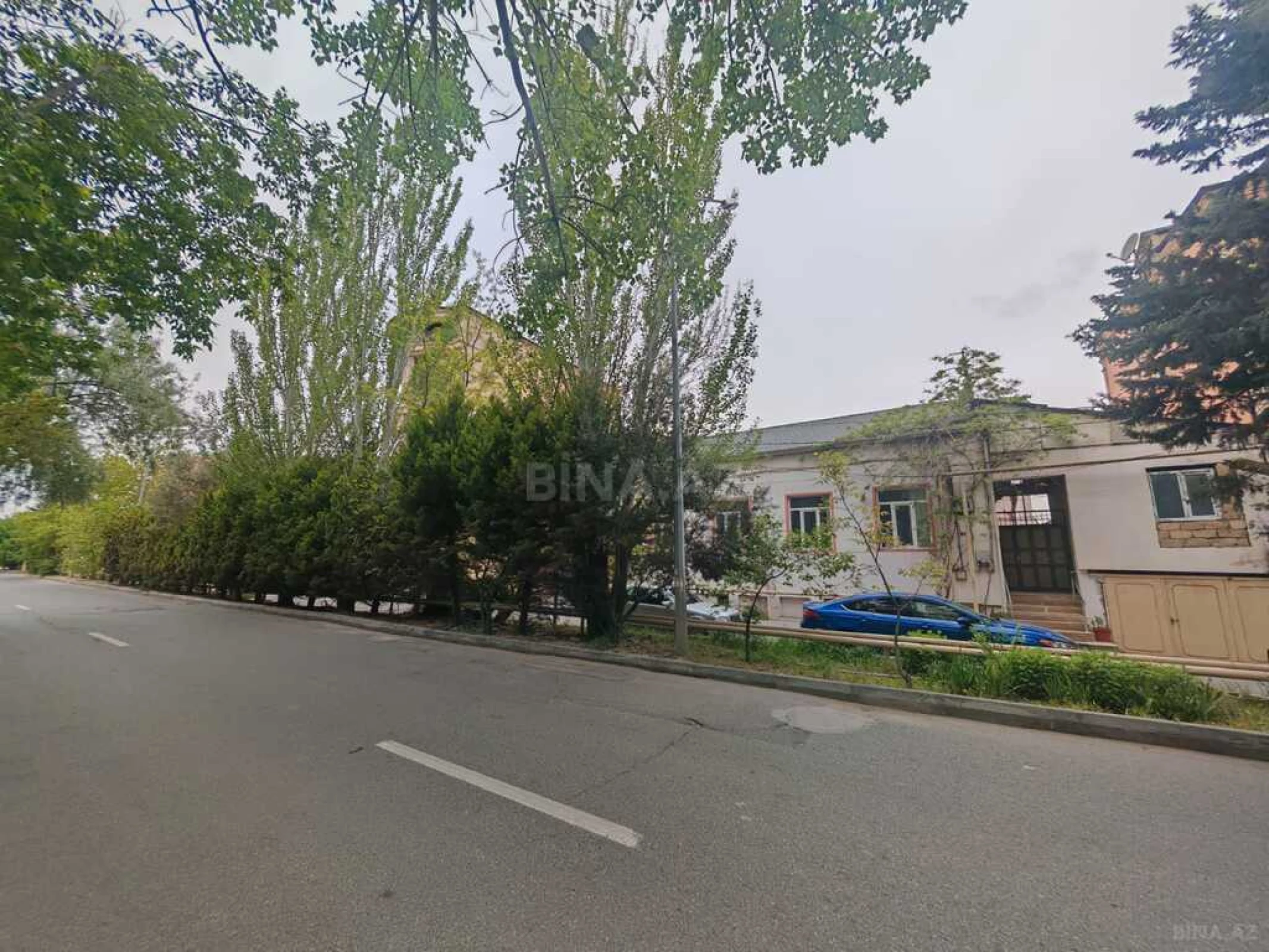 Satılır 8 otaqlı həyət evi 270 m²