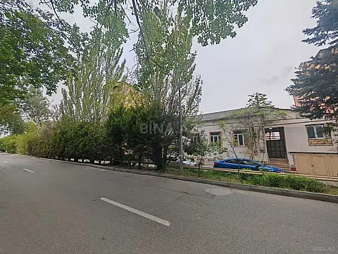 Satılır 8 otaqlı həyət evi 270 m²