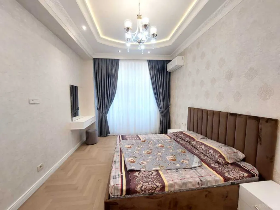 Kirayə verilir 2 otaqlı mənzil 100 m²