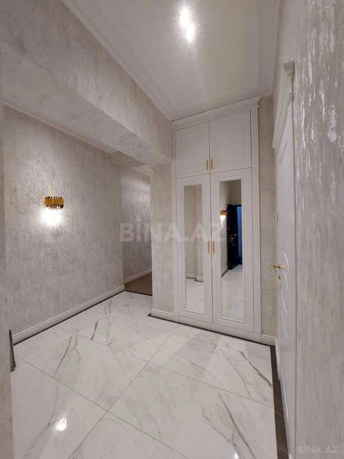 Kirayə verilir 2 otaqlı mənzil 100 m²