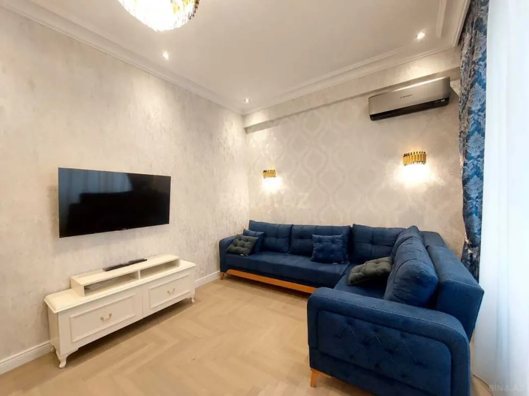 Kirayə verilir 2 otaqlı mənzil 100 m²
