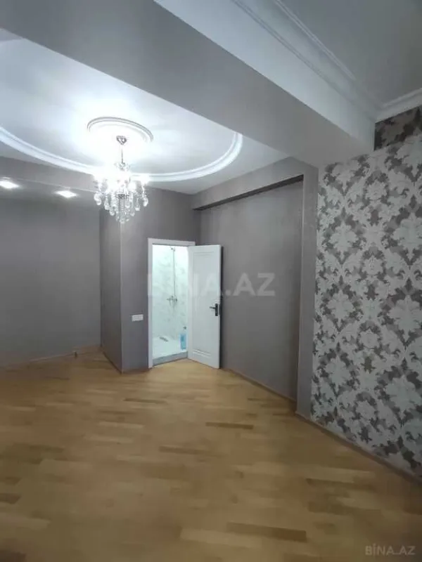 Satılır 3 otaqlı mənzil 125 m²