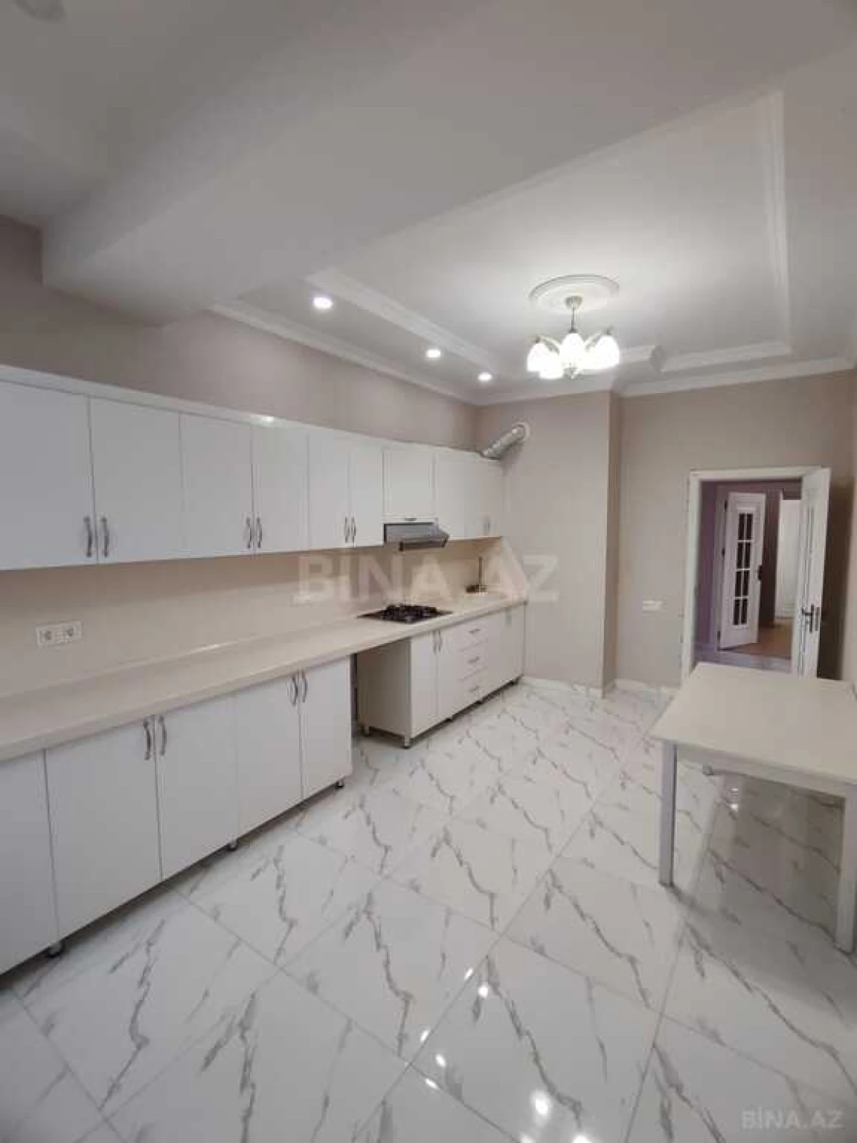 Satılır 3 otaqlı mənzil 125 m²