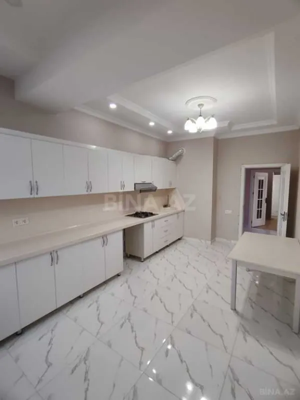 Satılır 3 otaqlı mənzil 125 m²