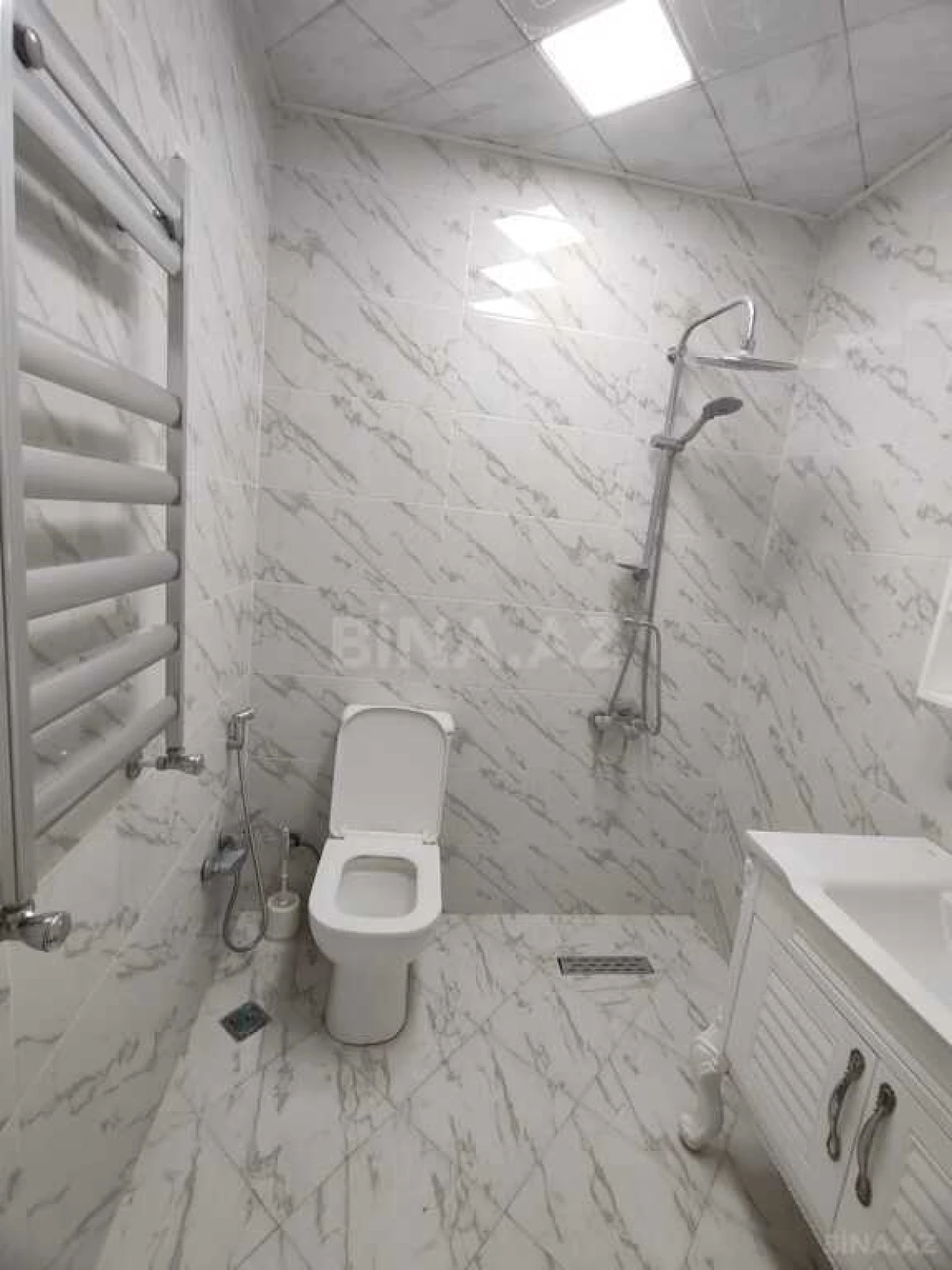 Satılır 3 otaqlı mənzil 125 m²
