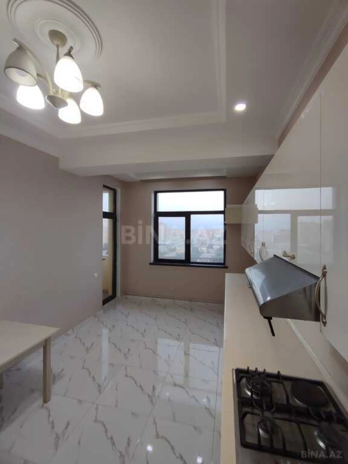 Satılır 3 otaqlı mənzil 125 m²
