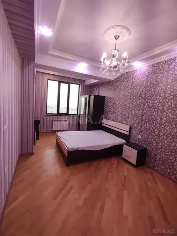 Satılır 3 otaqlı mənzil 125 m²