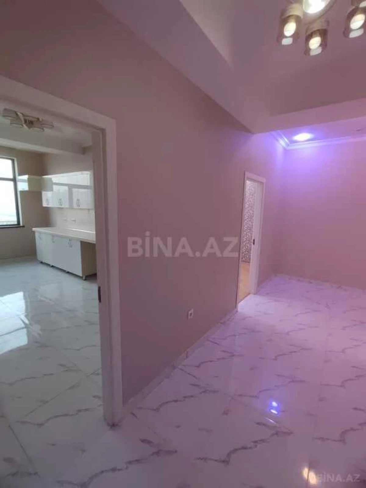 Satılır 3 otaqlı mənzil 125 m²