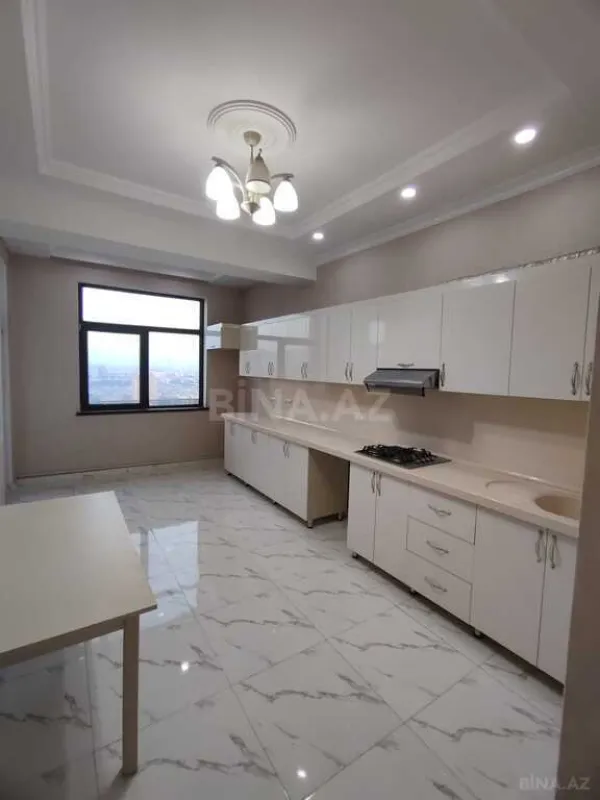Satılır 3 otaqlı mənzil 125 m²