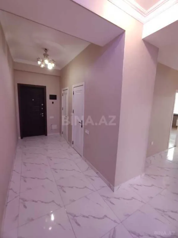Satılır 3 otaqlı mənzil 125 m²