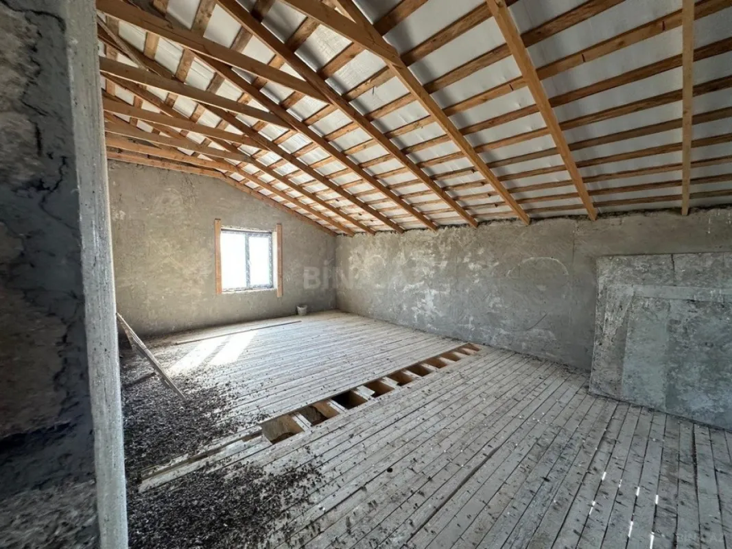 Satılır 5 otaqlı həyət evi 544 m²