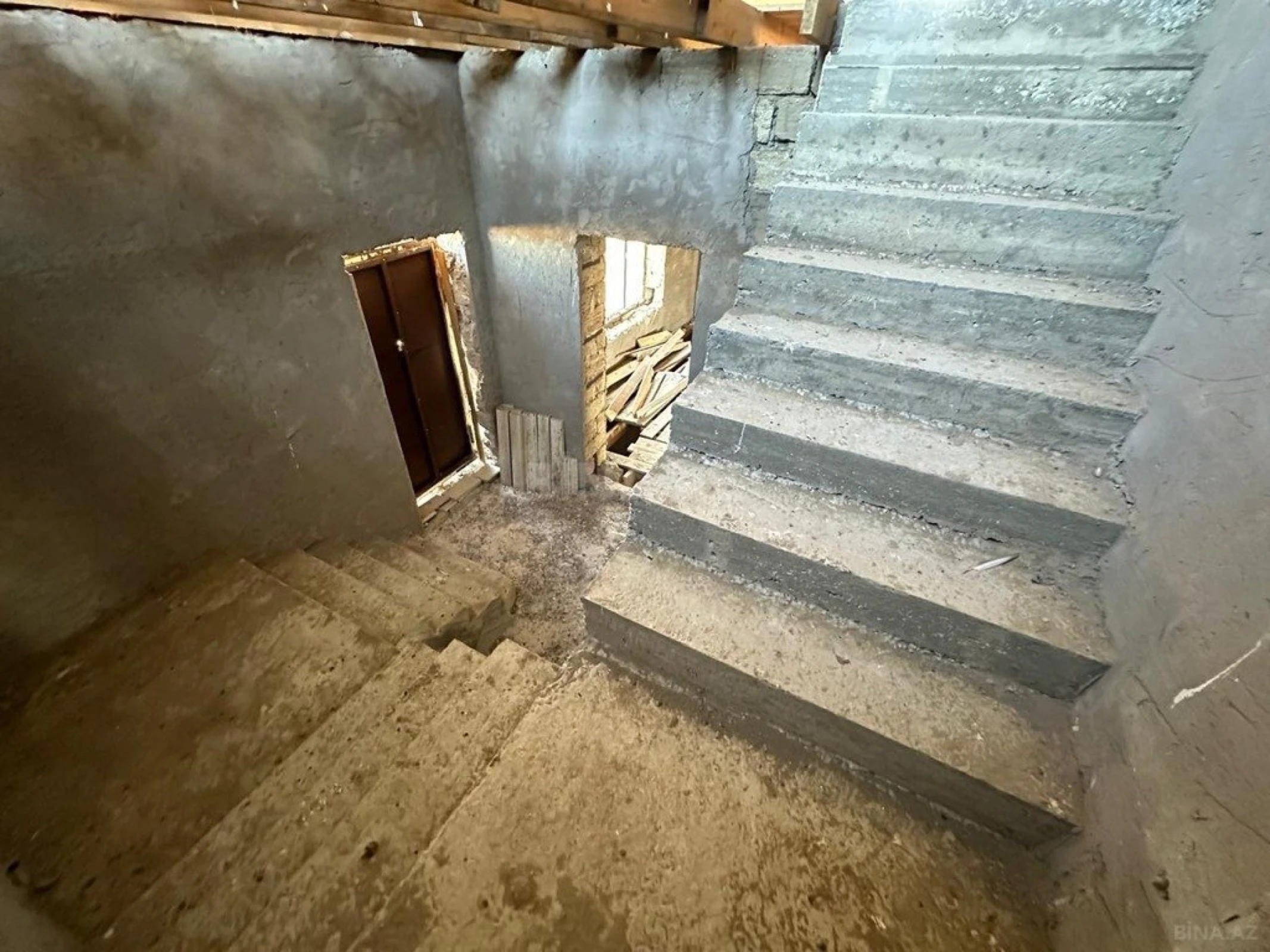 Satılır 5 otaqlı həyət evi 544 m²