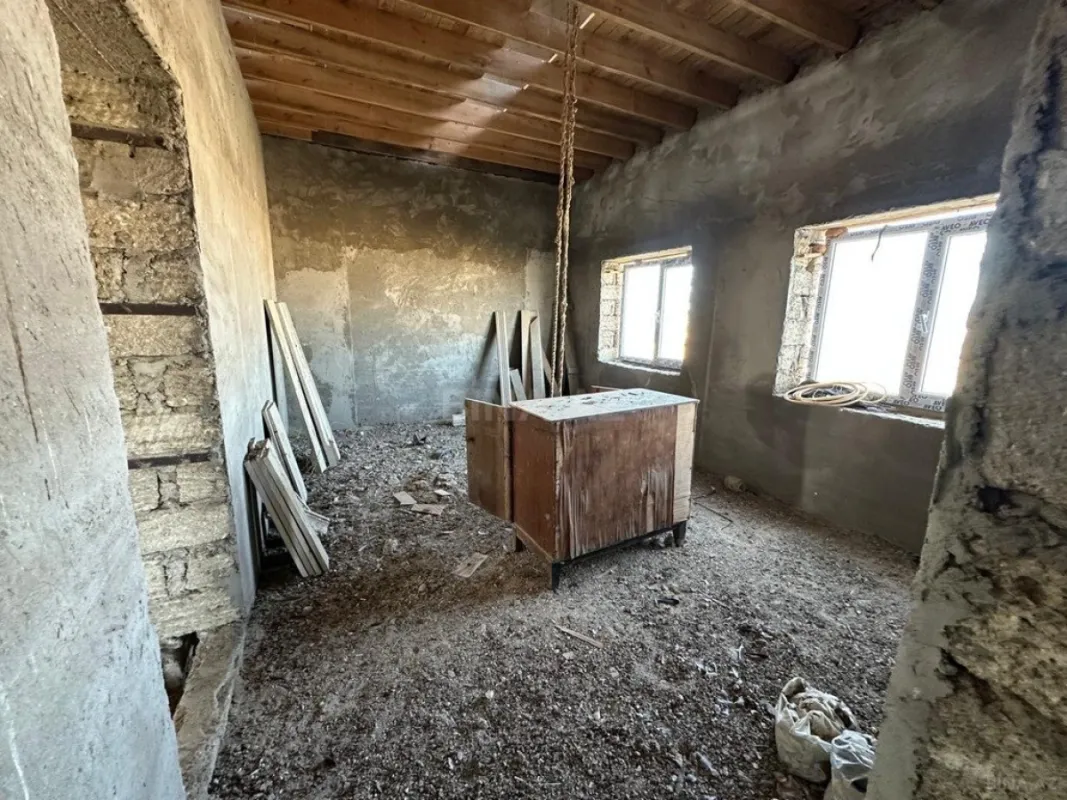 Satılır 5 otaqlı həyət evi 544 m²