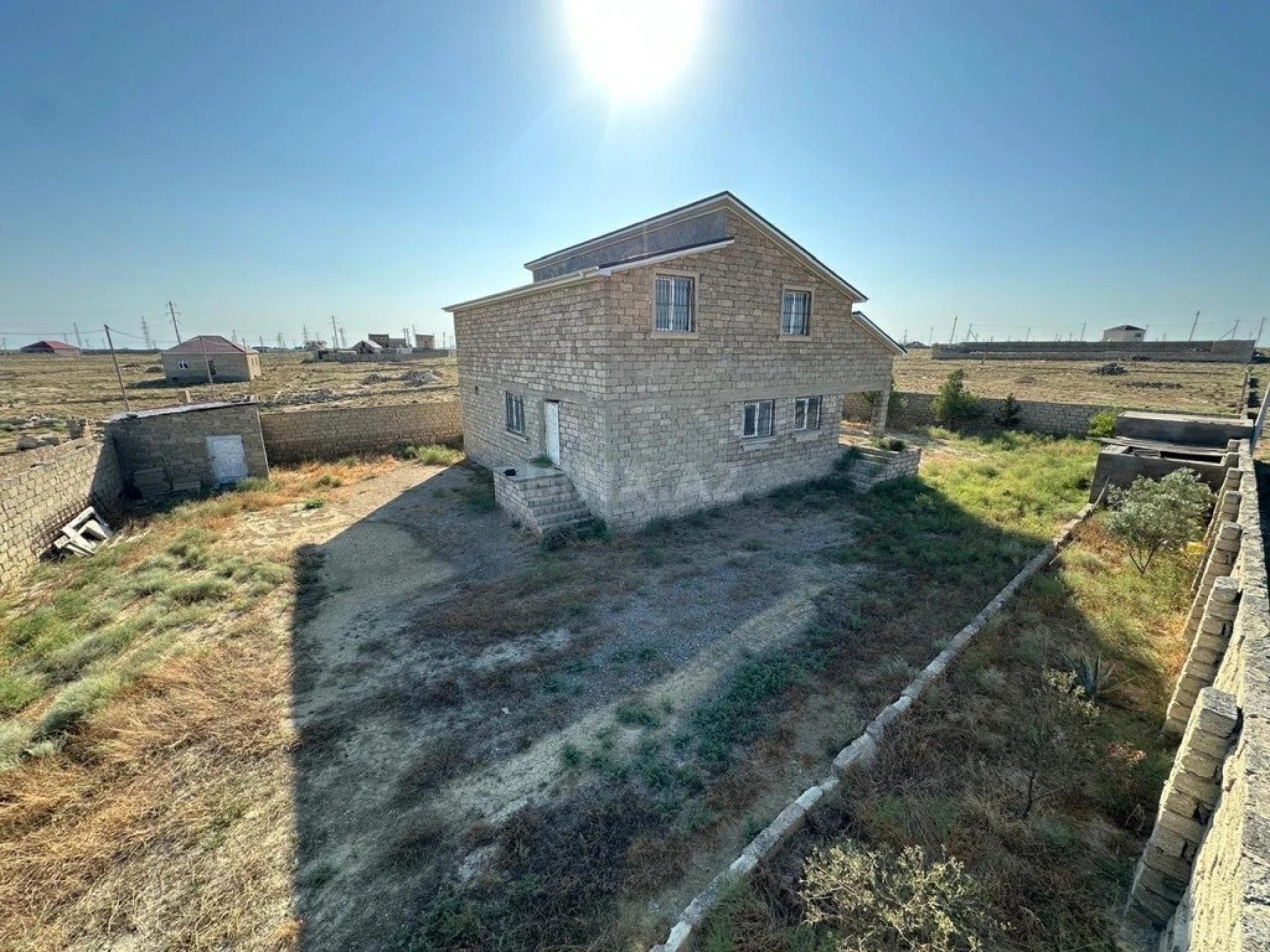 Satılır 5 otaqlı həyət evi 544 m²