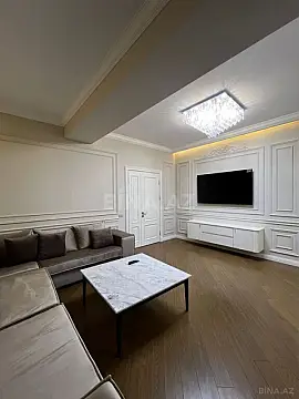 Satılır 4 otaqlı mənzil 190 m²