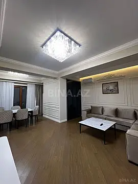 Satılır 4 otaqlı mənzil 190 m²