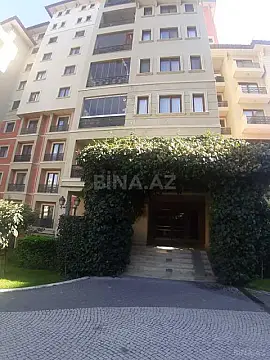 Satılır 4 otaqlı mənzil 190 m²