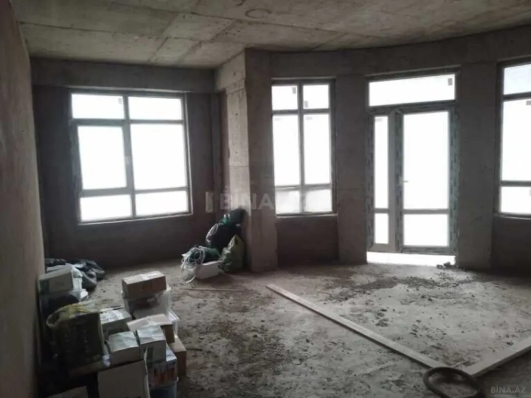 Satılır 3 otaqlı mənzil 157 m²