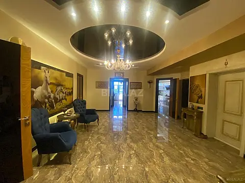 Satılır 4 otaqlı mənzil 175 m²