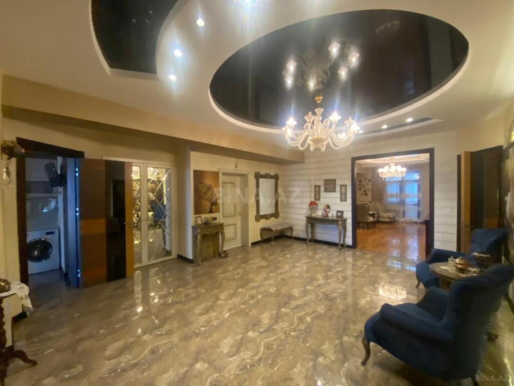 Satılır 4 otaqlı mənzil 175 m²