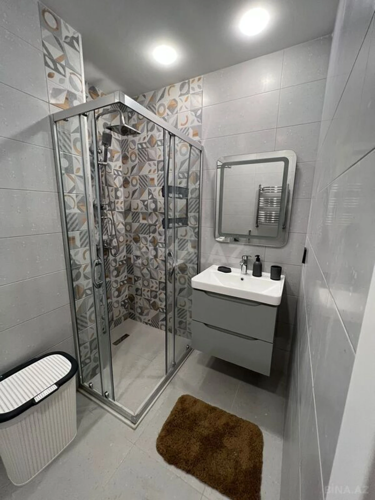 Kirayə verilir 2 otaqlı mənzil 70 m²