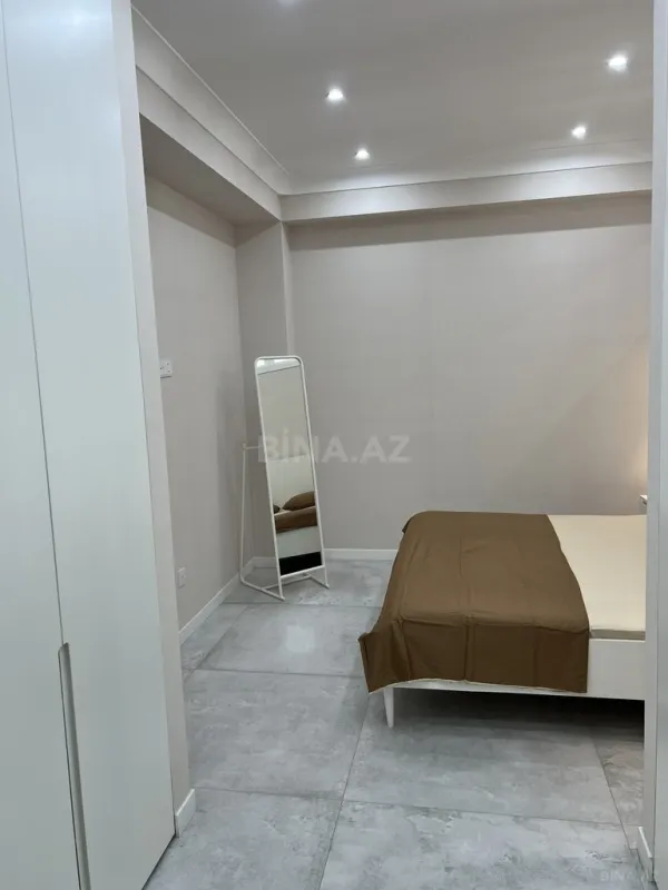 Kirayə verilir 4 otaqlı mənzil 135 m²
