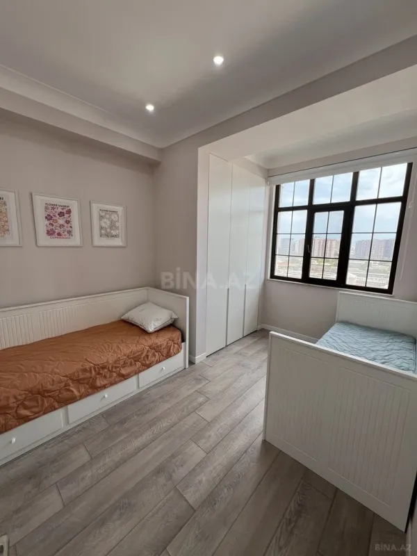 Kirayə verilir 4 otaqlı mənzil 135 m²