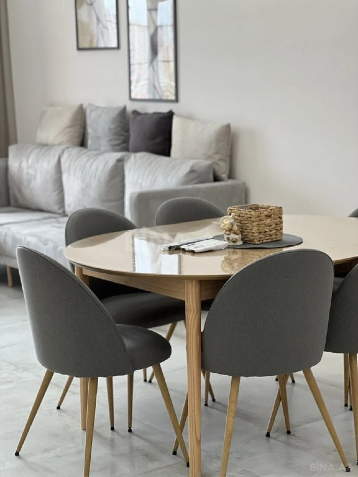 Kirayə verilir 4 otaqlı mənzil 135 m²