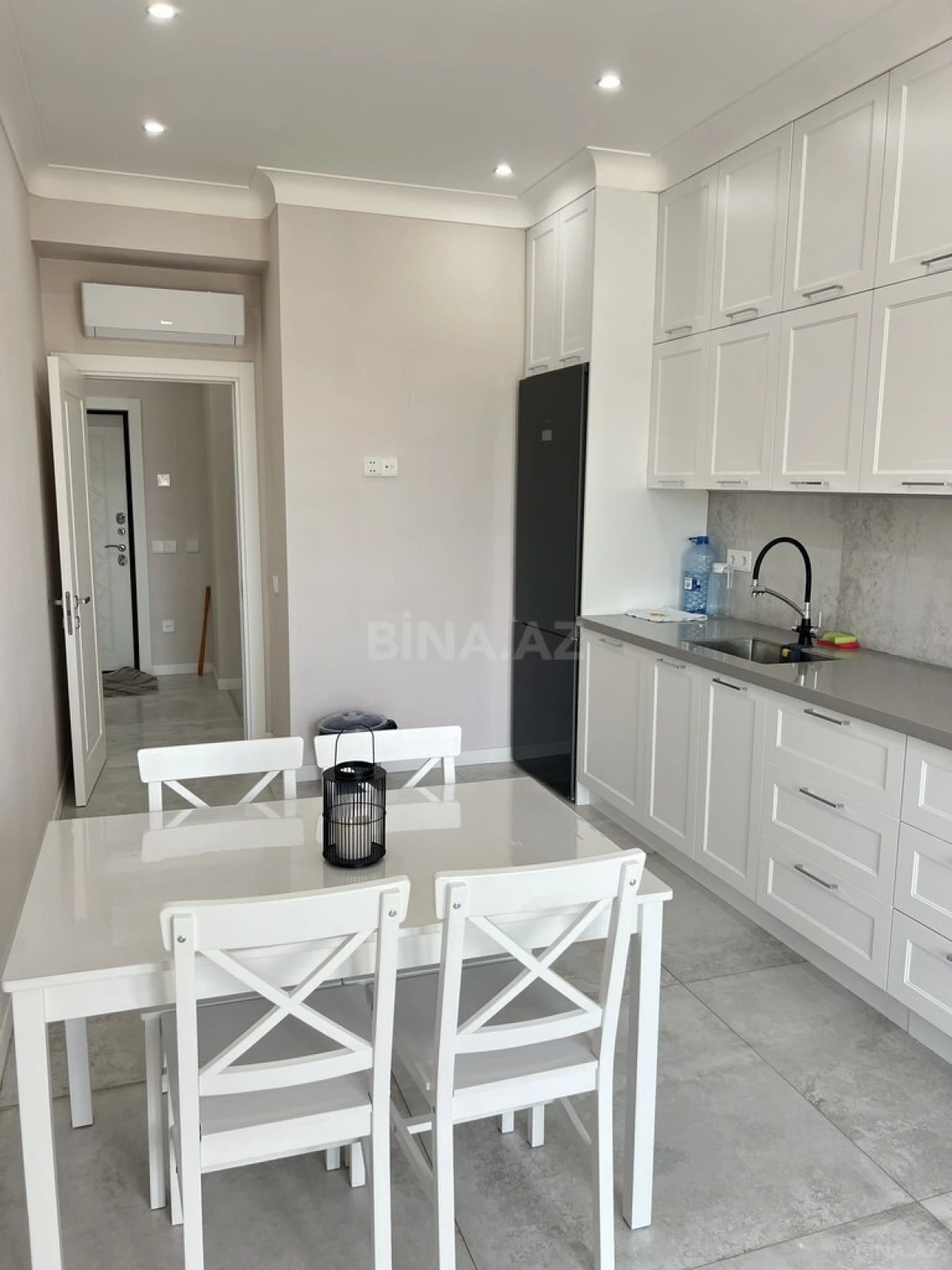 Kirayə verilir 4 otaqlı mənzil 135 m²