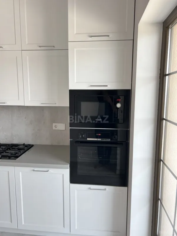 Kirayə verilir 4 otaqlı mənzil 135 m²