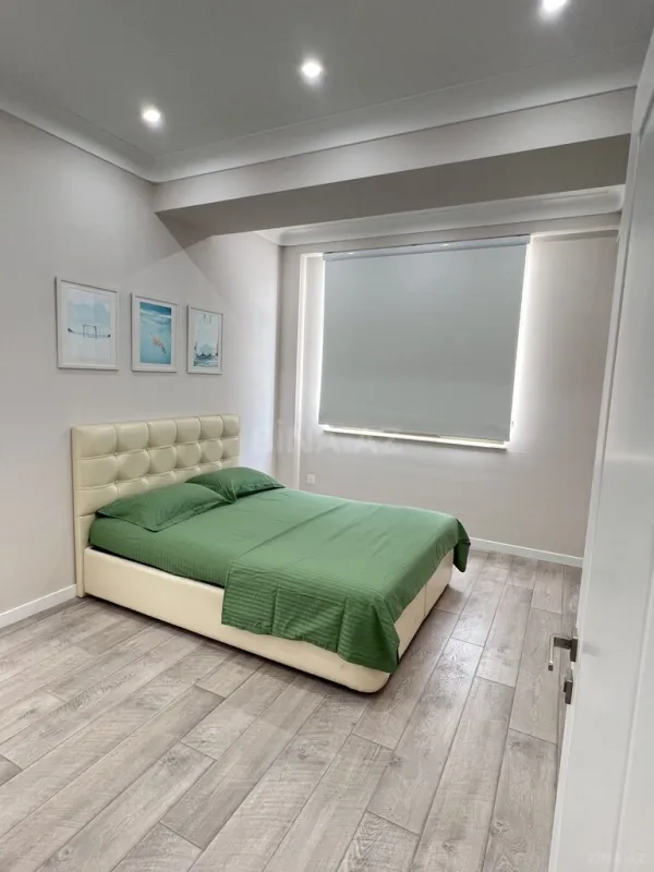 Kirayə verilir 4 otaqlı mənzil 135 m²