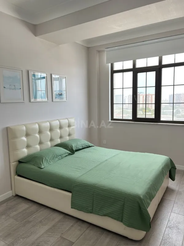 Kirayə verilir 4 otaqlı mənzil 135 m²