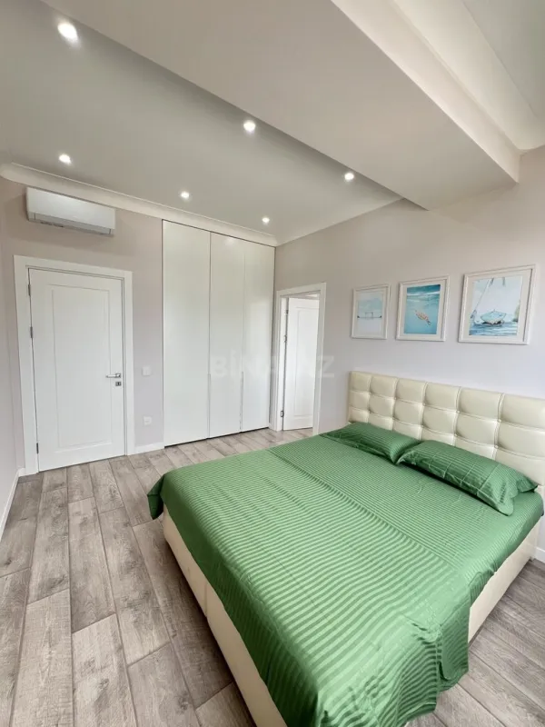 Kirayə verilir 4 otaqlı mənzil 135 m²