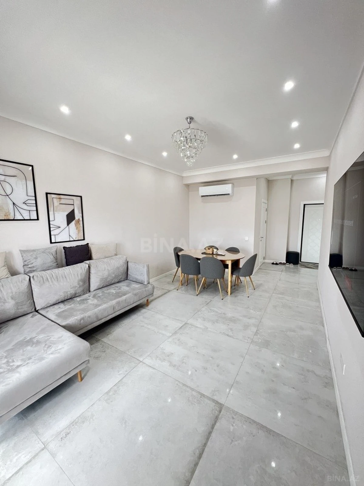 Kirayə verilir 4 otaqlı mənzil 135 m²