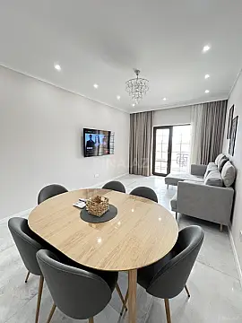 Kirayə verilir 4 otaqlı mənzil 135 m²