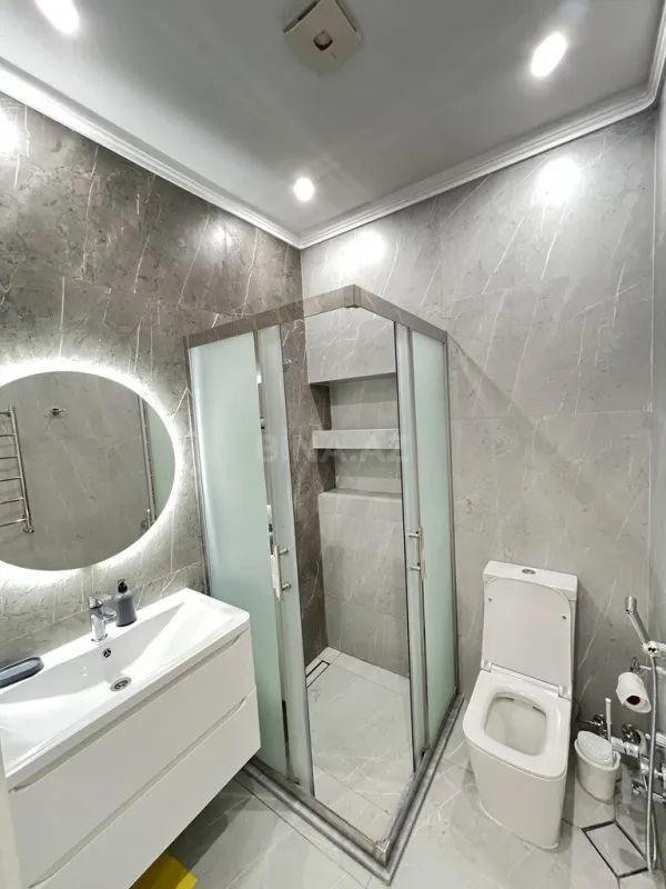 Kirayə verilir 4 otaqlı mənzil 135 m²