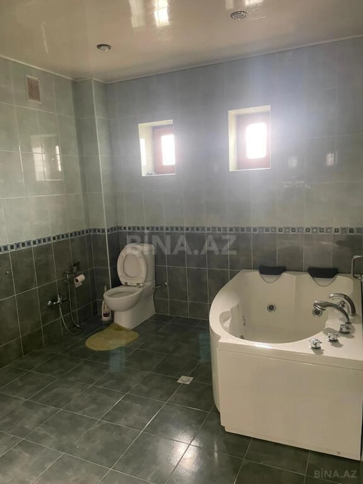 Satılır 7 otaqlı həyət evi 370 m²