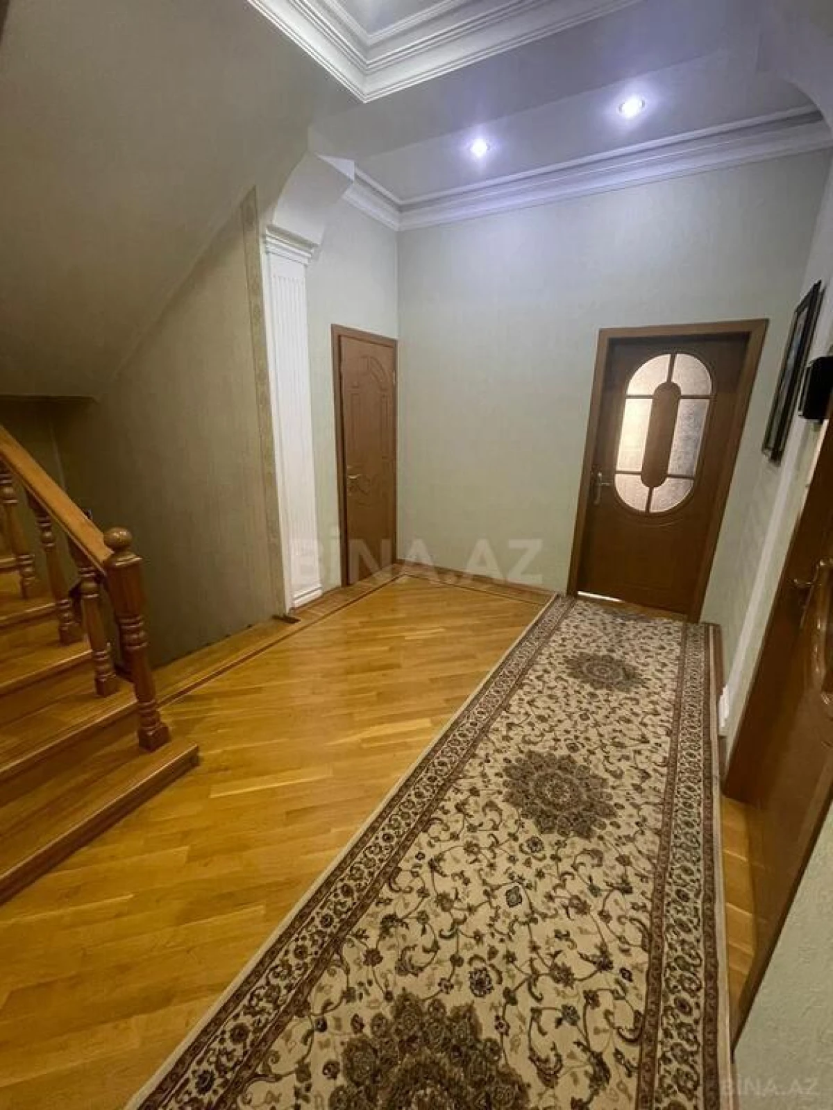 Satılır 7 otaqlı həyət evi 370 m²