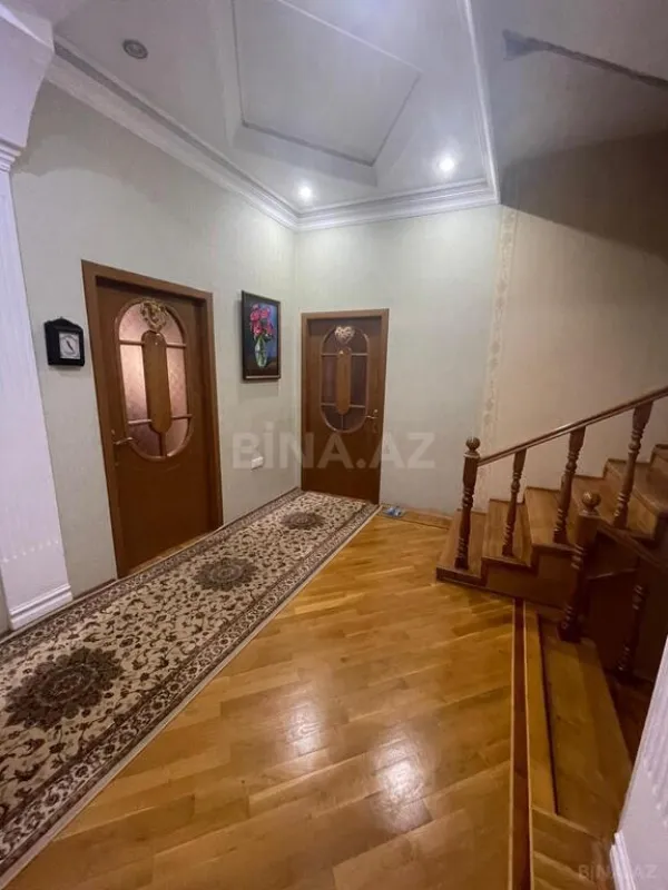 Satılır 7 otaqlı həyət evi 370 m²