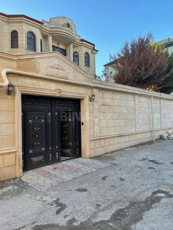 Satılır 7 otaqlı həyət evi 370 m²