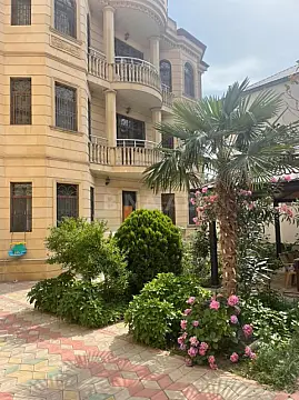 Satılır 7 otaqlı həyət evi 370 m²