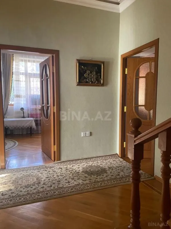 Satılır 7 otaqlı həyət evi 370 m²
