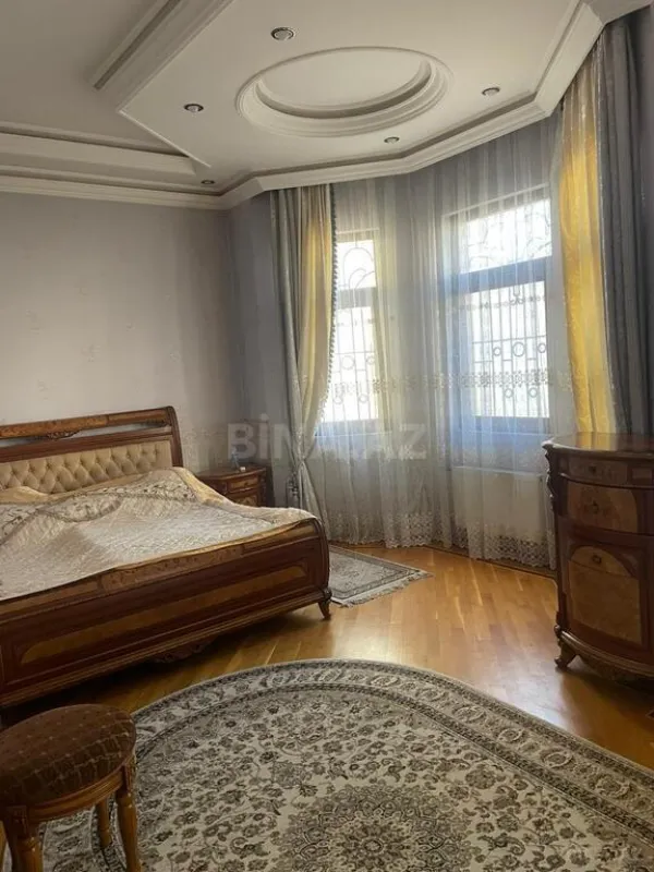 Satılır 7 otaqlı həyət evi 370 m²