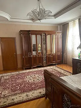 Satılır 7 otaqlı həyət evi 370 m²