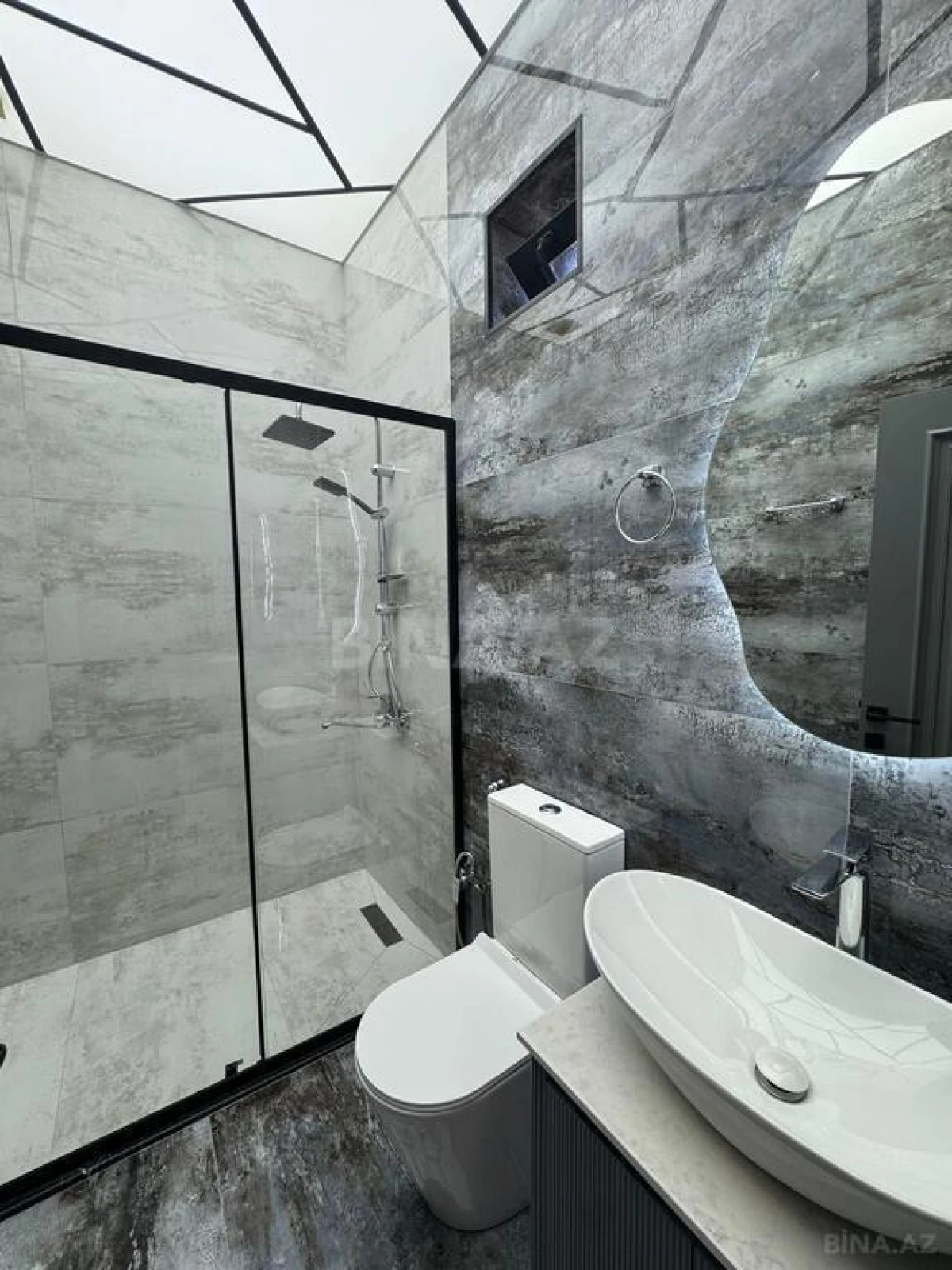 Satılır 4 otaqlı həyət evi 140 m²