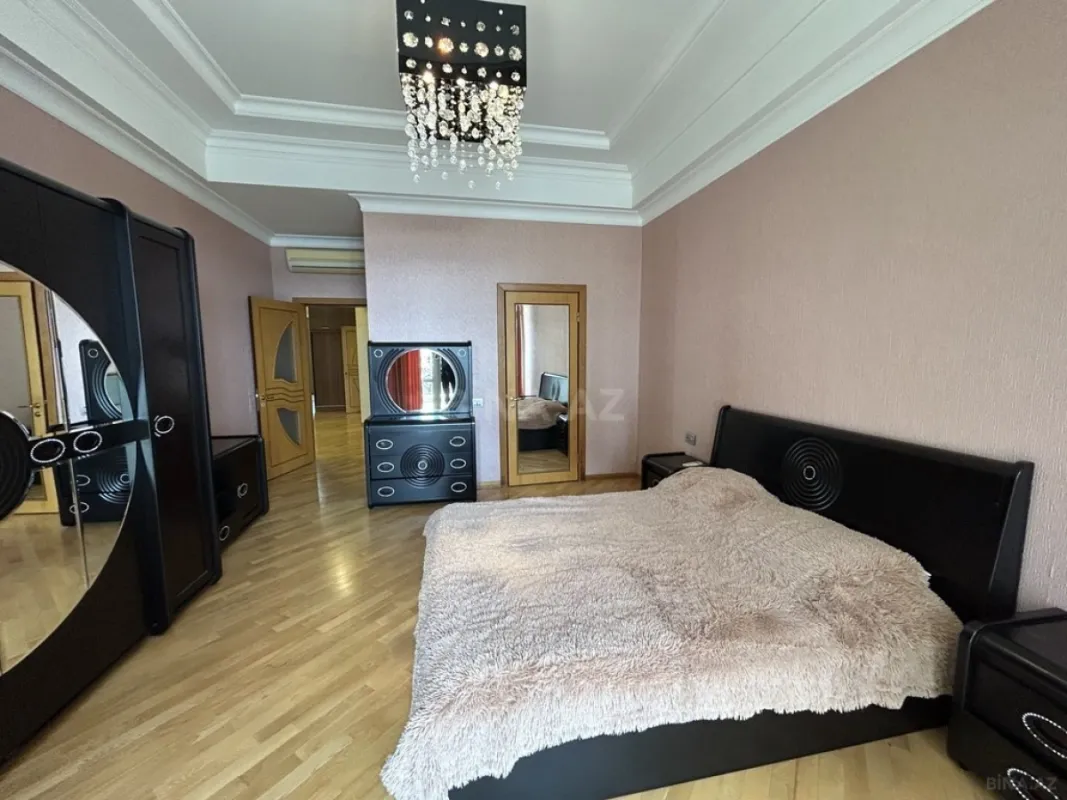 Kirayə verilir 3 otaqlı mənzil 190 m²