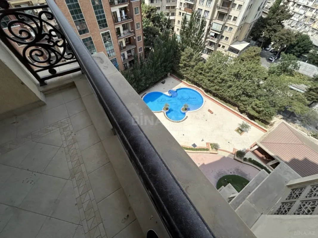 Kirayə verilir 3 otaqlı mənzil 190 m²