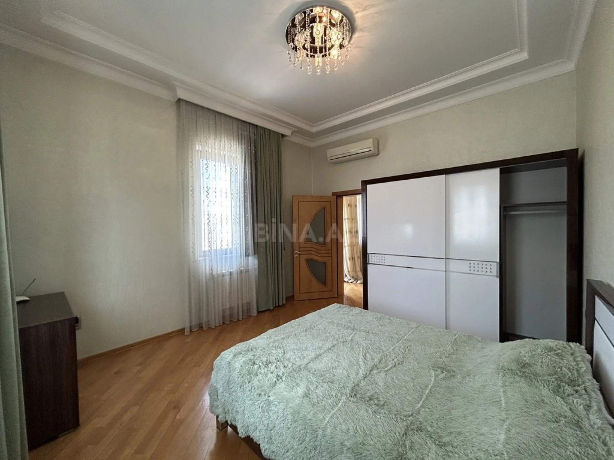 Kirayə verilir 3 otaqlı mənzil 190 m²